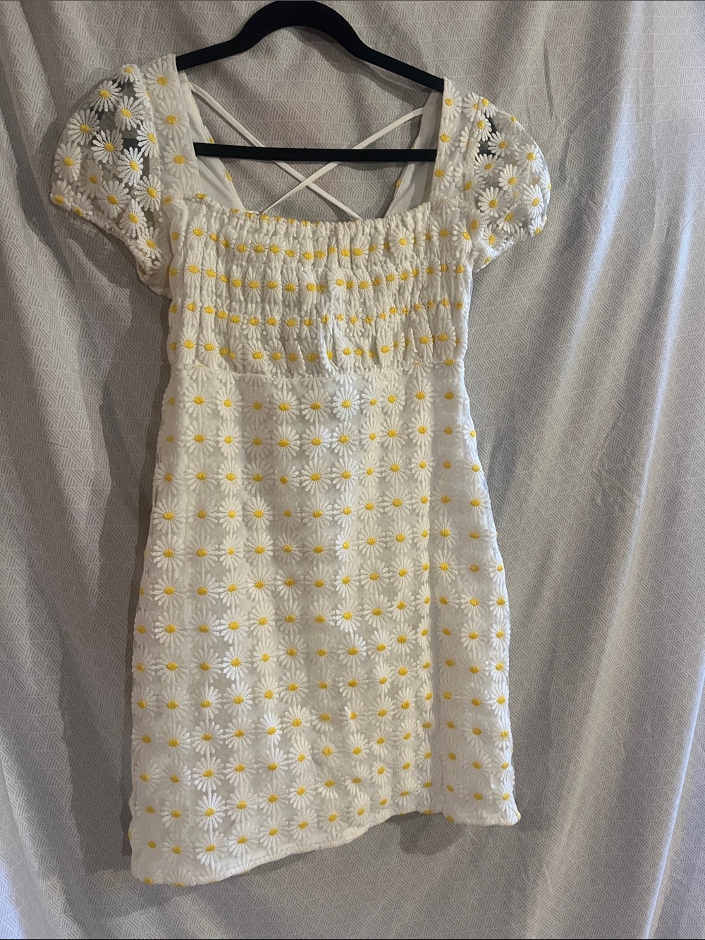 Red Dress Boutique Smocked Daisy Dress in Size Large